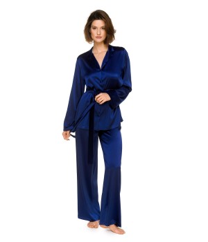 Pijama de seda negro y azul corte amplio vista frontal
